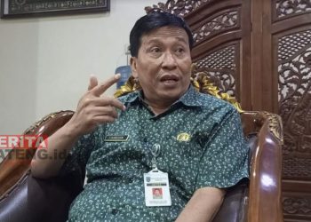 Sekretaris Daerah (Sekda) Kabupaten Rembang, Fahrudin saat memberikan keterangan. (R. Teguh Wibowo/Koran Lingkar)