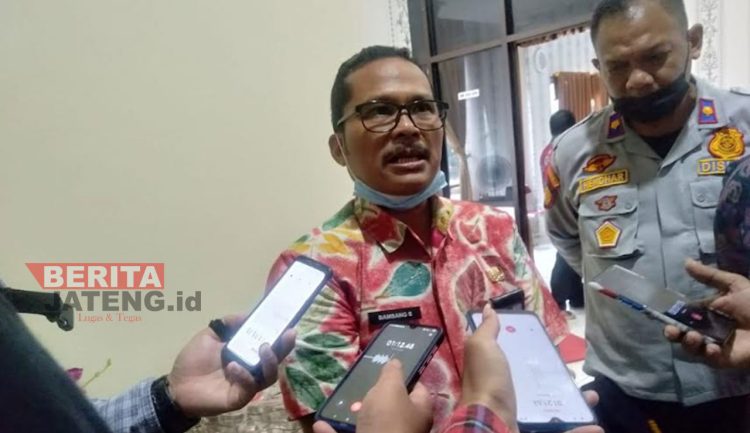 Kasi Tuna Susila dan Perdagangan Orang (TSPO) Dinsos Semarang, Bambang Sumedi saat ditemui di Kantor Satpol PP pada Selasa, 6 September 2022. (Adimungkas/Koran Lingkar)