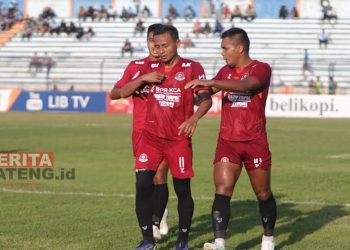 Ekspresi kecewa ditunjukkan oleh Tri Handoko CS saat Persipa alami kekalahan di Lamongan. (Istimewa)