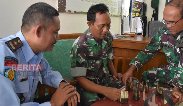 Rutan Kelas IIB Rembang Serahkan Amunisi ke Kodim 0720 Rembang