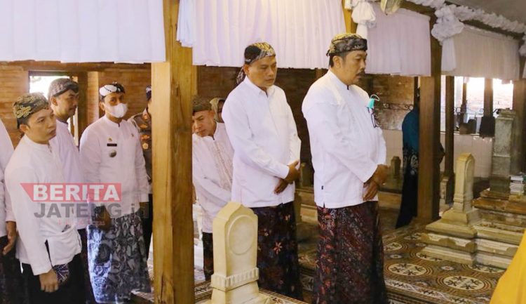 Sambut Hari Jadi Kudus, Pemkab Ajak Ratusan Siswa Ziarah