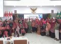 Cegah Penjualan Obat Kadaluwarsa, Pemkab Kendal Bakal Tertibkan SLF di Apotek 18 Foto bersama usai acara Seminar Intern dan Pertemuan Triwulan PC IAI Kendal di Pendopo Tumenggung Bahurekso Setda Kendal pada Kamis, 6 Oktober 2022. (Arvian Maulana/Koran Lingkar)