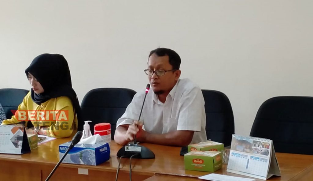 Anggota Komisi C DPRD Kabupaten Pati, Karmijan (berbaju putih). (Arif Febriyanto/Beritajateng.id)