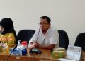 Galian C di Pegunungan Kendeng Jadi PR Tak Berkesudahan, DPRD Pati Karmijan Minta Bentuk Forum 16 Anggota Komisi C DPRD Kabupaten Pati, Karmijan (berbaju putih). (Arif Febriyanto/Beritajateng.id)