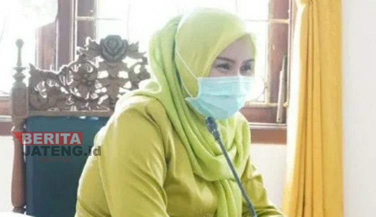 Hari Santri Nasional, DPRD Pati Muntamah Harap Para Santri Jaga Marwah Agama 1 Anggota DPRD Pati dari Komisi D, Muntamah. (Arif Febriyanto/Beritajateng.id)