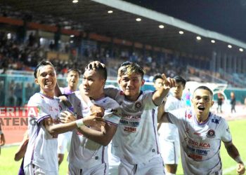 Para pemain Persipa saat melakukan selebrasi usai mencetak gol ke gawang lawan pada beberapa waktu lalu. (Istimewa)