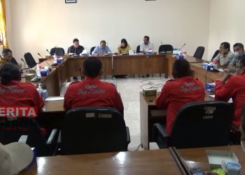 Komisi C DPRD Pati saat menerima audiensi petani dan LSM Laskar Joyo Kusumo soal penataan lahan pertanian, pada beberapa waktu lalu. (Dok. Lingkar TV/Beritajateng.id)