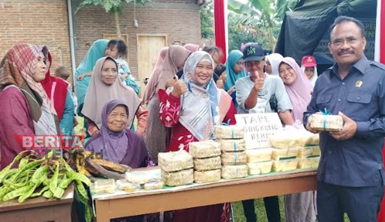 Anggota Komisi C DPRD Pati, Suyono saat menghadiri penutupan TMMD Tahap III di Desa Bermi, Kecamatan Gembong, Kabupaten Pati. (Arif Febriyanto/Beritajateng.id)