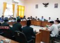 Terima Audiensi PCNU Pati, Ali Badrudin Bakal Kawal Kelanjutan Raperda Pesantren 17 DPRD Pati saat menerima audiensi Pengurus Cabang Nahdlatul Ulama (PCNU) Kabupaten Pati terkait Raperda Pesantren pada Kamis, 3 November 2022. (Aziz Afifi/Koran Lingkar)