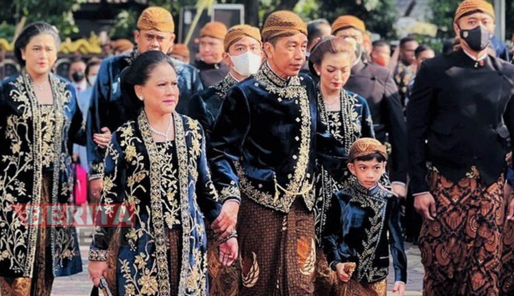 Ribuan Orang Padati Rumah Dinas Walikota Solo Meriahkan Pernikahan Putra Presiden 1 Ribuan Orang Padati Rumah Dinas Walikota Solo Meriahkan Pernikahan Putra Presiden
