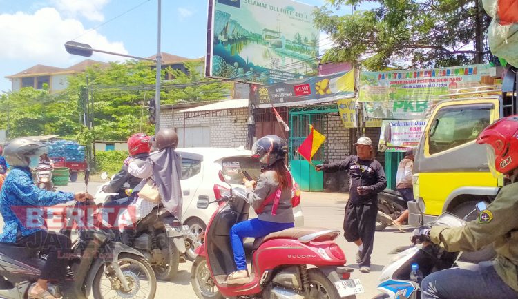 Flashing Traffic Light Juwana Bikin Jalan Makin Semrawut 1 Flashing Traffic Light Juwana Bikin Jalan Makin Semrawut