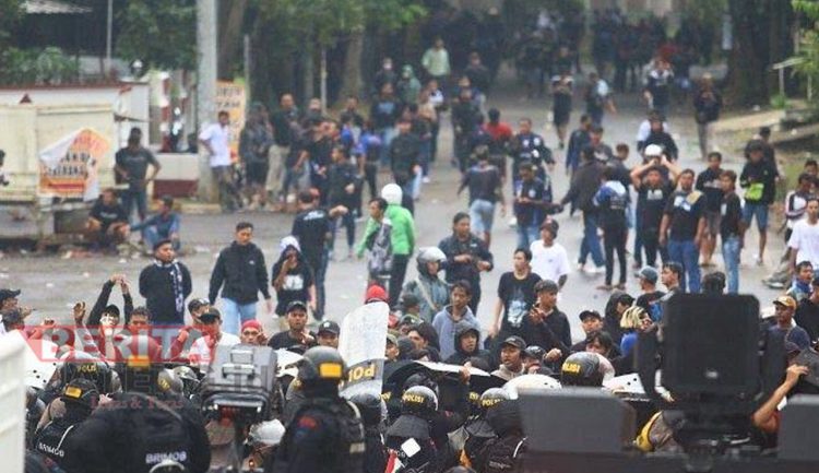 HMI Cabang Semarang Kecam Tindakan Represif Polrestabes Semarang terhadap Suporter PSIS