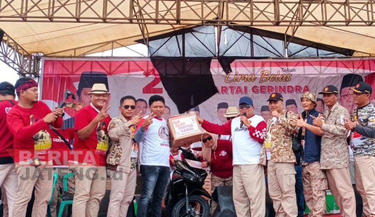 HUT ke 15 Gerindra Dimeriahkan Jalan Sehat Bersama Ribuan Warga