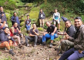 Komunitas Pecinta Alam Semen Gresik Lakukan Pendakian ke Gunung Ungaran Peringati HUT ke-9