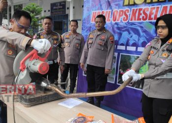 Ratusan Knalpot Brong Dicincang Satlantas Polres Rembang