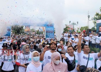 25 Tahun Kementerian BUMN, Semen Gresik ajak Ribuan Warga Rembang Jalan Sehat