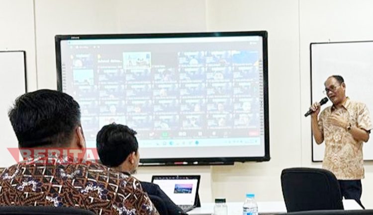 Dirut Semen Gresik Berbagi Pengalaman Kunci Sukses Kepemimpinan dalam Bisnis pada Kuliah Umum ITS