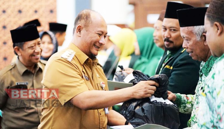 Guru TPQ, Madin dan Sekolah Minggu Terima Bantuan Kesejahteraan dari Pemkab Pati