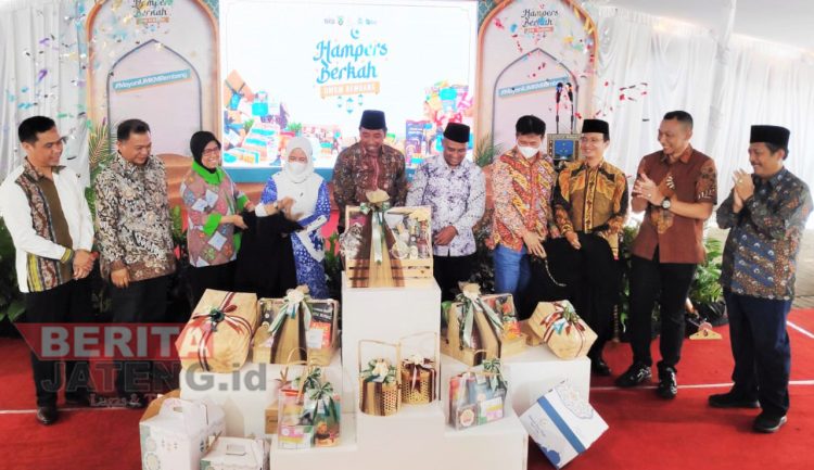 PT Semen Gresik Bersama Pemkab Rembang Kembali Menjalankan Hampers Berkah UMKM