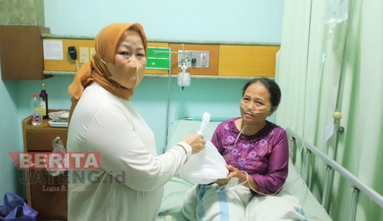 RS Mitra Bangsa Pati Bagikan Ratusan Takjil Gratis di Ramadhan 2023 1 RS Mitra Bangsa Pati Bagikan Ratusan Takjil Gratis di Ramadhan 2023