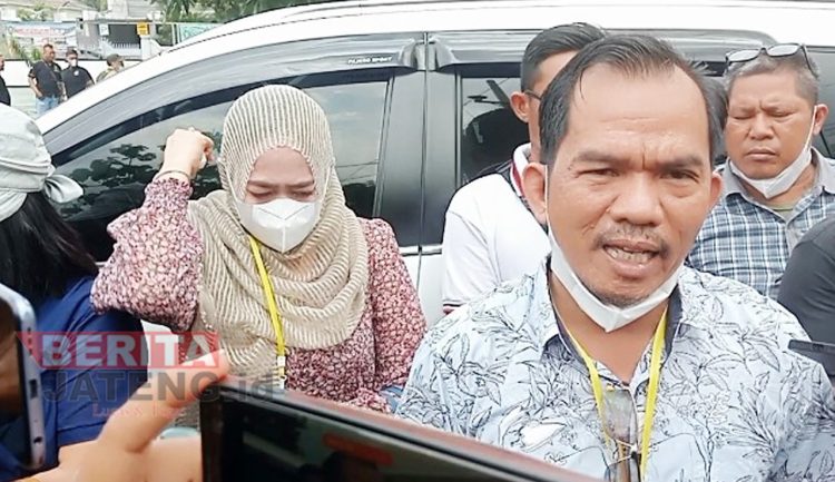 Terdakwa Penipuan Investasi Kapal di Pati Divonis Bebas , Zana : Saya Punya Bukti 5 Box Kontainer 1 Terdakwa Penipuan Investasi Kapal di Pati Divonis Bebas , Zana : Saya Punya Bukti 5 Box Kontainer