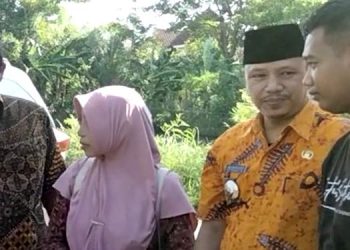 Atap Rumah Ambrol, Warga Desa Kembang Dapat Bantuan Dana Pemerintah Kecamatan Dukuhseti