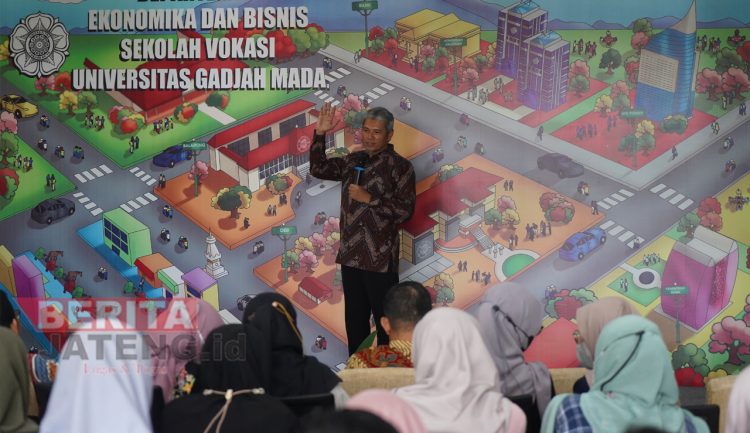 Plt Dirut Semen Gresik Berbagi Kiat Sukses Berkarir Kepada Ratusan Mahasiswa UGM
