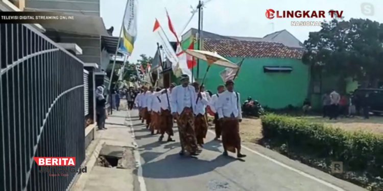 Dipadati Puluhan Ribu Warga, Pawai Kirab Napak Tilas Ki Ageng Penjawi Kebangkitan Pati Berlangsung Meriah