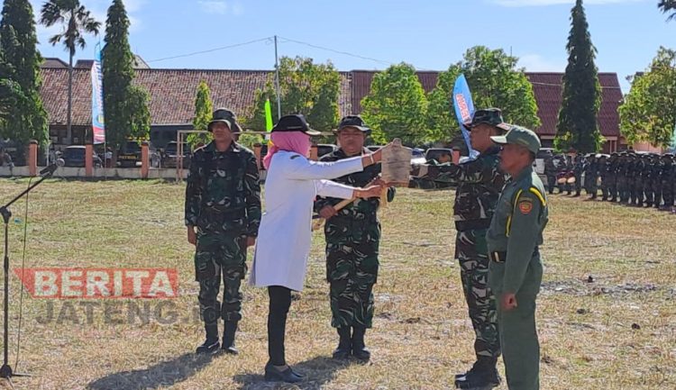 TMMD Desa Cangkring Grobogan, Bupati Sri Sumarni : Cari Solusi Terbaik