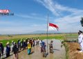 Petani belum Merdeka Finansial, Camat Agsun Tampung, Tindaklanjuti dan Kawal Pengajuan Bantuan 17 UPACARA: Camat Dukuhseti, Agus Sunarko, S.STP., M.Si. saat menjadi inspektur upacara HUT Kemerdekaan RI di Desa Alasdowo, Kecamatan Dukuhseti, Kabupaten Pati pada Kamis, 17 Agustus 2023. (Dok. Lingkar/Beritajateng.id)