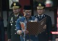 Wakil Ketua DPRD Jepara Pratikno Ajak Masyarakat Tegakkan Ideologi Pancasila 18 IKRAR: Wakil Ketua DPRD Jepara, Pratikno, membacakan ikrar Kesaktian Pancasila dalam upacara yang digelar di Halaman Setda Jepara pada Senin, 2 Oktober 2023. (Dok. DPRD Jepara/Beritajateng.id)