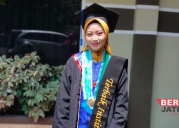 POTRET: Wisudawan terbaik IPMAFA Pati, Nadila Latifatul Ni'mah. (Dok. IPMAFA Pati/Beritajateng.id)
