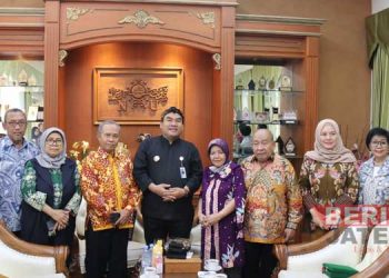UNS Jajaki Kerja Sama Kembangkan UKM Batik dan Budaya Sedulur Sikep di Blora