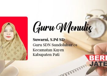 Guru SDN Sundoluhur 01 Kecamatan Kayen, Kabupaten Pati, Suwarni, S.Pd SD. (Dok Pribadi/Beritajateng.id)