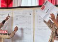 Tanggapi Prediksi Caleg Menang Pemilu 2024, KPU Jateng: Tunggu Hasil Penghitungan Berjenjang 18 HITUNG SUARA: Dua orang petugas KPPS menghitung perolehan suara Pilpres 2024 di TPS 053 di Jalan Kebagusan IV Dalam, Kelurahan Kebagusan, Kecamatan Pasar Minggu, Jakarta Selatan, Jakarta, Rabu, 14 Februari 2024. (Antara/Beritajateng.id)
