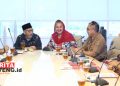 Pemkot Semarang akan Intensifkan Penanganan Sampah di Hulu hingga Hilir 15 DISKUSI: Wali Kota Semarang, Hevearita Gunaryanti Rahayu (Tengah) dalam acara Forum Group Discussion tentang pengelolaan sampah di Kota Semarang yang diselenggarakan Dewan Pertimbangan Pembangunan Kota (DP2K) Semarang bersama Pemkot Semarang, Senin, 22 April 2024. (Pemkot Semarang/Beritajateng.id)