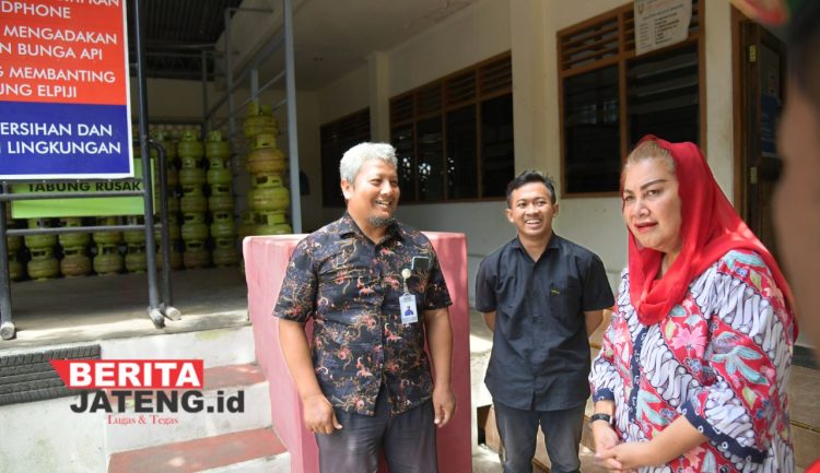 SIDAK: Wali Kota Semarang, Hevearita Gunaryanti Rahayu inspeksi mendadak ke agen gas PT Nawolo Bersaudara di Jalan Majapahit No 561 Semarang, Kamis, 18 April 2024. (Pemkot Semarang/Beritajateng.id)