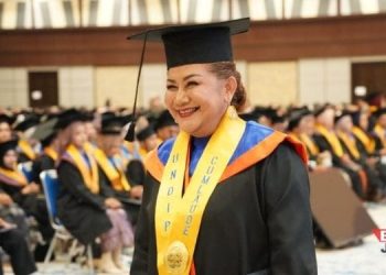 Wali Kota Semarang, Hevearita Gunaryanti Rahayu saat mengikuti prosesi wisuda ke-174 Universitas Diponegoro di Gedung Muladi Dome Tembalang Semarang, Kamis 25 April 2024. (Dok. Beritajateng.id)