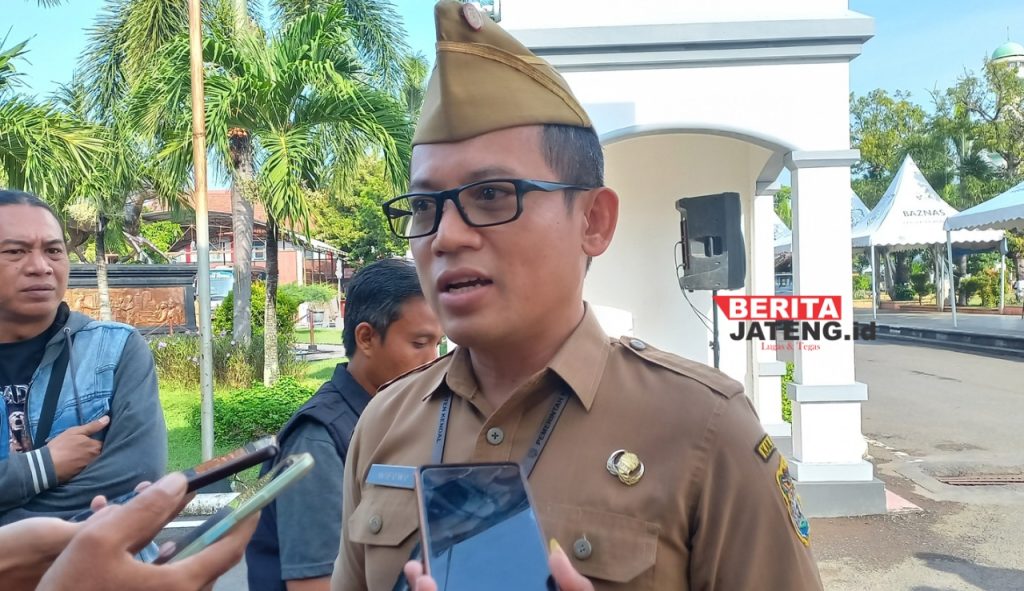 Kepala Dinas Perdagangan, Koperasi dan Usaha Kecil Menengah (Disdagkop UKM) Kabupaten Kendal, Toni Ari Wibowo. (Arvian Maulana/Lingkarjateng.id)