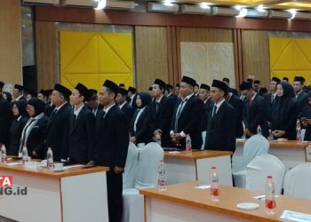 PELANTIKAN: Suasana pelantikan Panitia Pemilihan Umum tingkat Kecamatan (PPK) Pilkada 2024 di Pati pada Kamis, 16 Mei 2024. (Arif Febriyanto/Beritajateng.id)