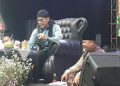Beri Jimat Khusus, Ini Pesan Gus Miftah untuk Balon Bupati Agus Sunarko 17 BERKUMPUL: Ribuan jamaah tumpah ruah memadati lapangan Desa Ngagel, Kecamatan Dukuhseti Pati dalam menyambut Haul Mbah Surgi Suro Wencono, Selasa 7 Mei 2024. (Nailin RA/Beritajateng.id)