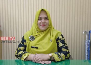 Kabid Pemberdayaan Usaha Mikro Disdagkop dan UKM Kendal, Lytria Wandwiati. (Arvian Maulana/Beritajateng.id)