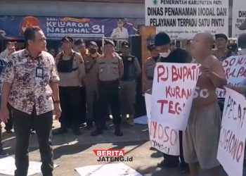 Yayak Gundul Dilaporkan Polisi Buntut Demo Tertibkan IMB Karaoke Tak Pakai Baju
