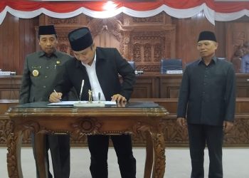 DPRD Rembang Sahkan Raperda Pertanggungjawaban APBD 2023 Jadi Perda