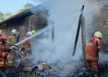 Lupa Matikan Api Tungku, Rumah di Salatiga Ludes Terbakar