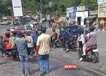 Motor Masuk di Kolong Mobil, Kecelakaan Beruntun Terjadi di Exit Tol Bawen Kabupaten Semarang