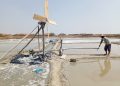 Petani Garam di Pati Keluhkan Air Laut yang Berlumpur 19 Petani Garam di Pati Keluhkan Air Laut yang Berlumpur