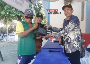Hari Koperasi ke-77, Pemkab Rembang Bagikan 400 Paket Sembako Gratis