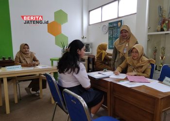 Sekolah Tak Sediakan Seragam, Siswa Baru di Blora Diminta Beli Mandiri