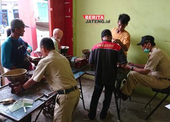 Cegah Kecurangan Timbangan, Pemkab Pati Gencar Lakukan Sidak dan Uji Tera Ulang 1 Cegah Kecurangan Timbangan, Pemkab Pati Gencar Lakukan Sidak dan Uji Tera Ulang